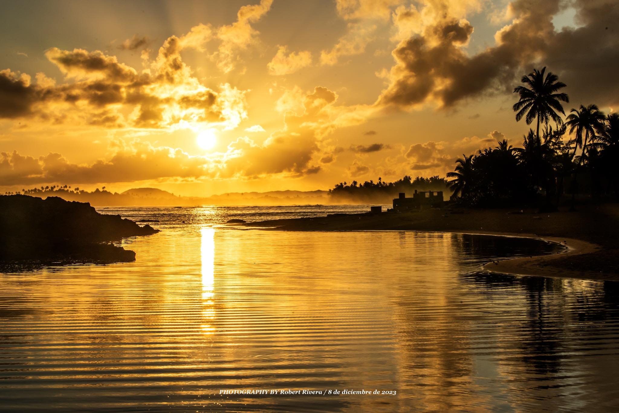 Amanecer de hoy viernes en la Playa Puerto Nuevo por Robert Rivera – La voz  vegabajeña, image size:2048x1366