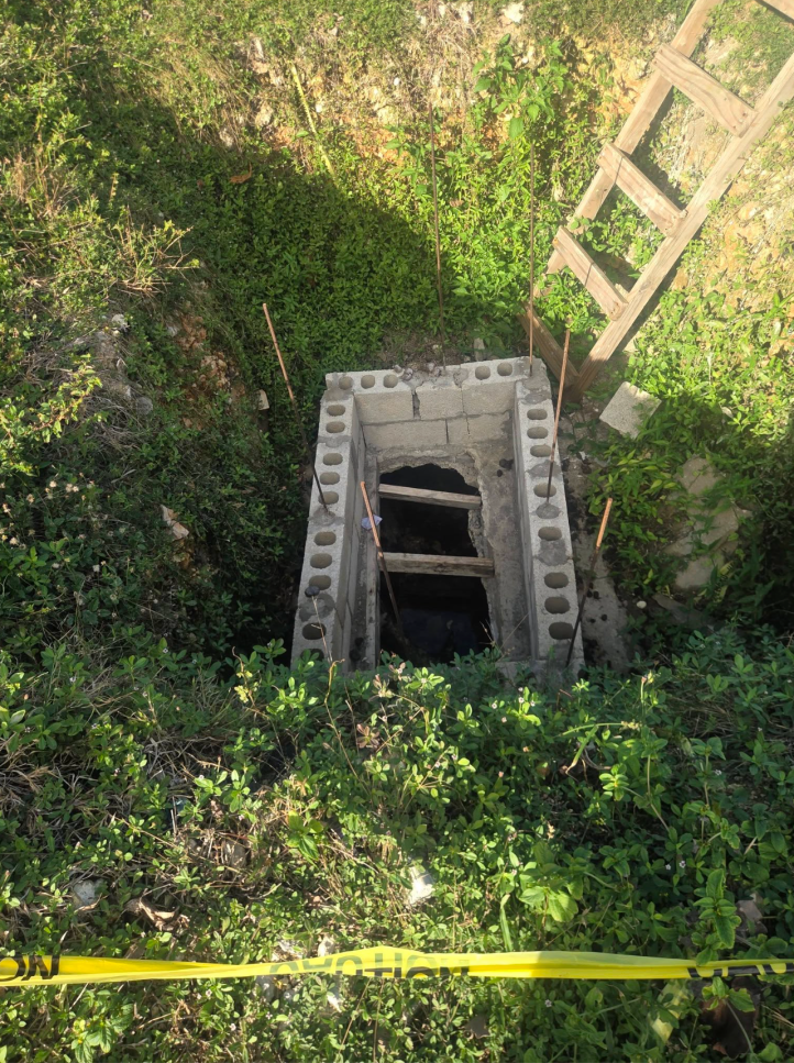 Foto Suministrada de la construcción sobre el tubo de desagüe en Playa Puerto Nuevo.